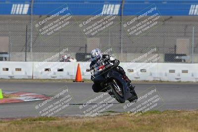 media/Nov-26-2022-Fastrack Riders (Sat) [[b001e85eef]]/Level 2/Session 3 Outside Turn 9/